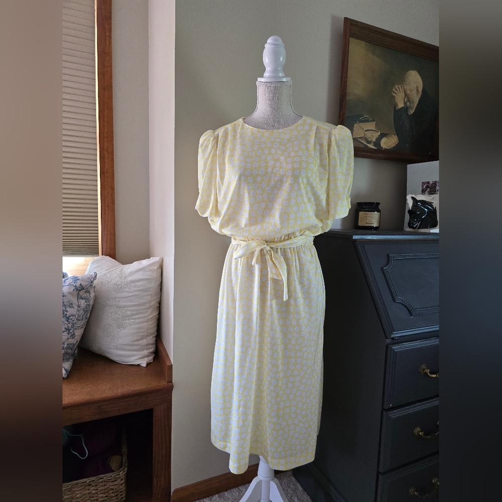 Vintage Miss Oops California Womens Size Small Yellow Floral Vtg. Dress